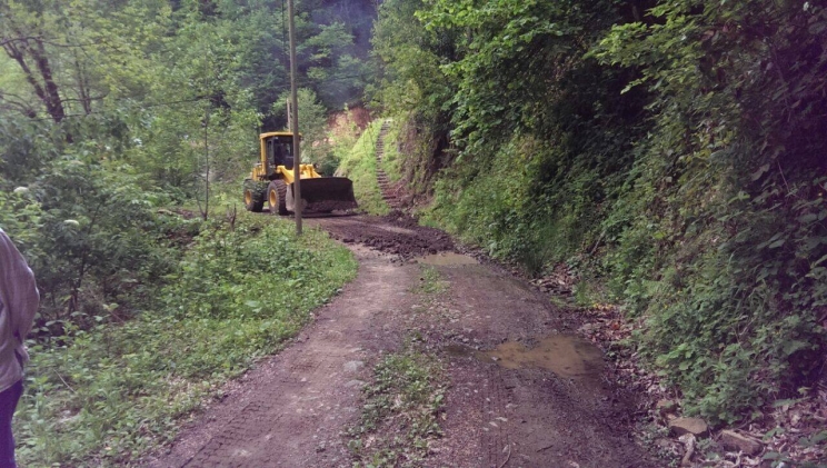Mikron / Kavak Mahallesi  Mahallelerimizdeki Yol Onarım Çalışmaları Devam Ediyor.