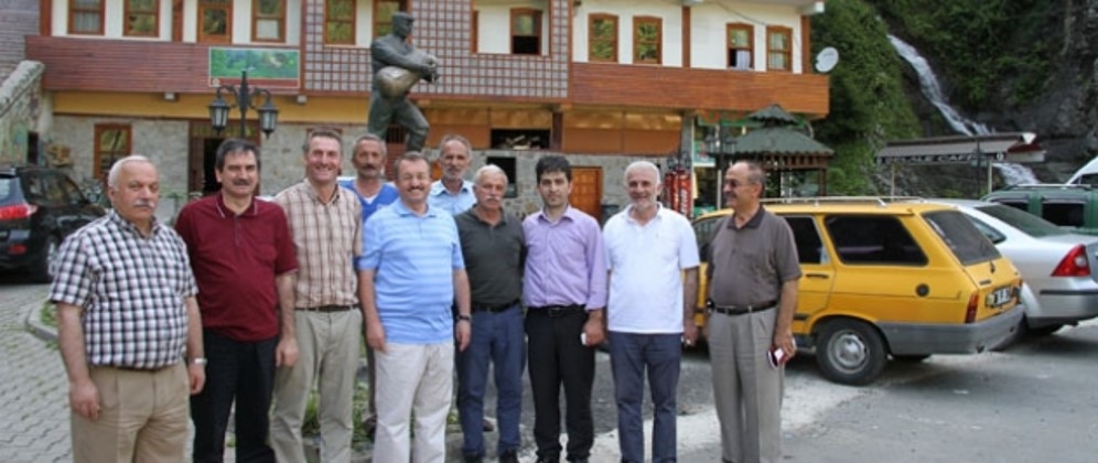 ÇAMLIHEMŞİN ORGANİK ÇAY FABRİKASI YER KEŞİFİ GENEL MÜDÜR, BAŞKAN VE KAYMAKAMIMIZ TARAFINDAN YAPILDI